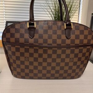 Authentic Vintage Louis Vuitton Damier Ebene. Purchased from TheRealReal.